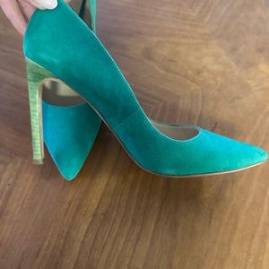 Green pumps